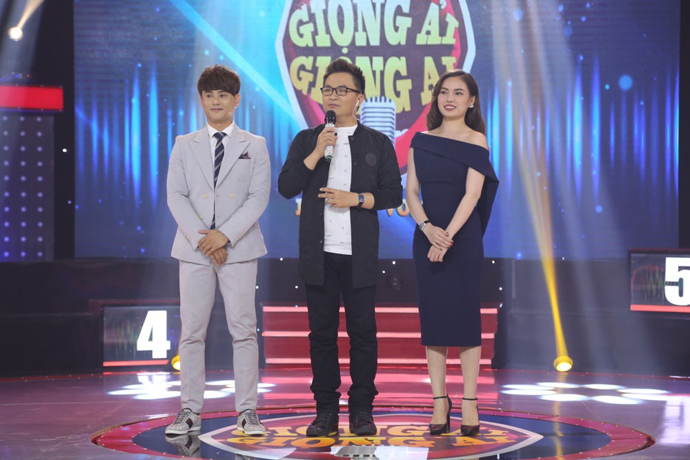 Giọng ải giọng ai: Nhan sắc tựa Thần tiên tỉ tỉ nhưng cô sinh viên trường Luật lại sở hữu giọng hát... gây cười Giọng ải giọng ai: Nhan sắc tựa Thần tiên tỉ tỉ nhưng cô sinh viên trường Luật lại sở hữu giọng hát... gây cười